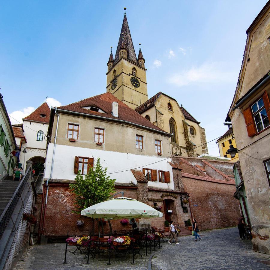 Kleines Hotel Sibiu Exterior foto