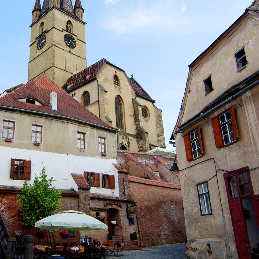 Kleines Hotel Sibiu Exterior foto